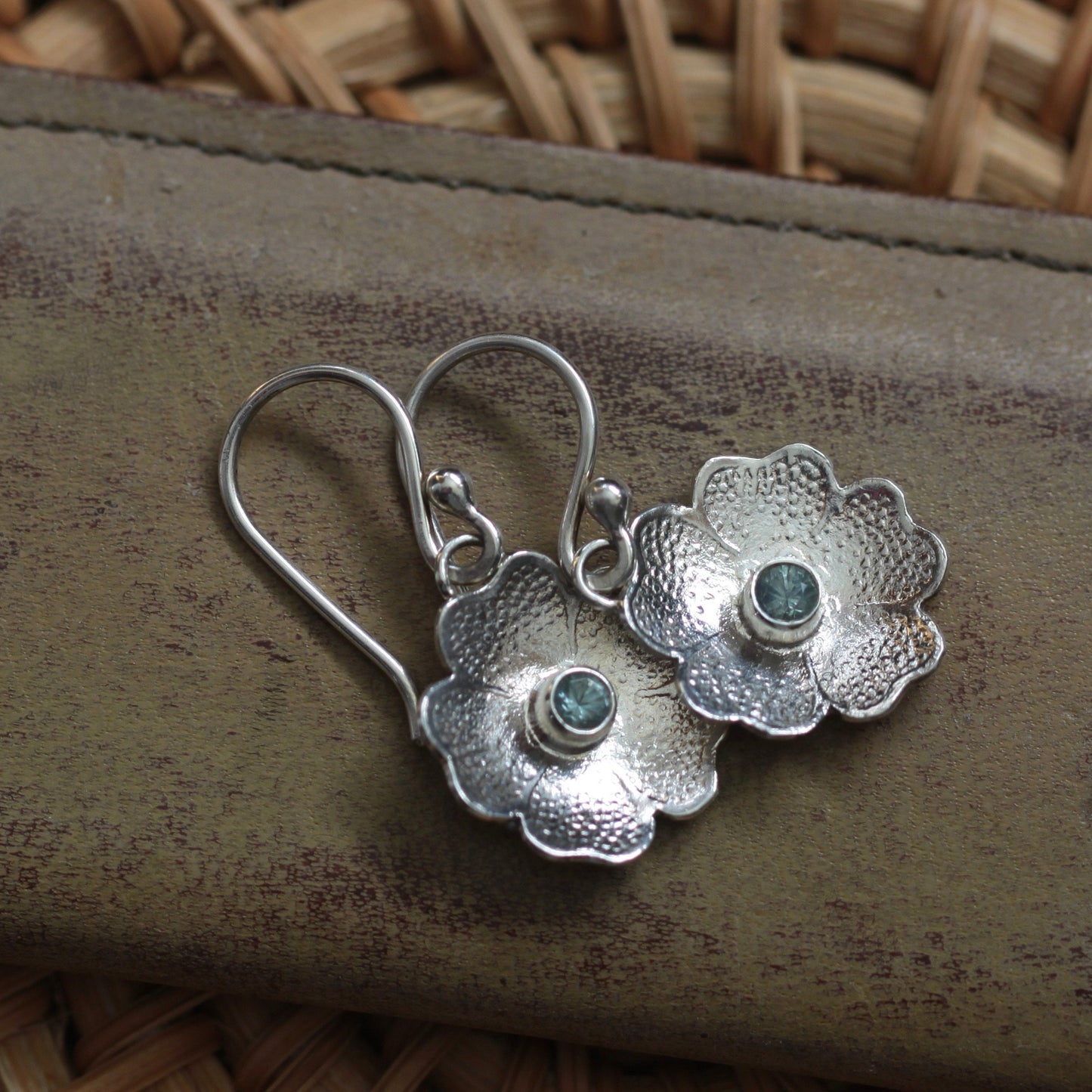 Montana Sapphires Round Brilliant cut Blue Green in Sterling Roll Print Flowers Earrings OOAK